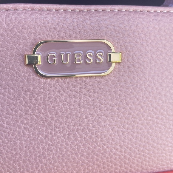 New GUESS Crossbody Bag - Picture 3 of 6